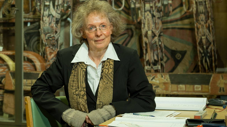 Petra Martin aus dem Völkerkundemuseum Dresden ist verantwortlich für die Asien-Sammlungen.