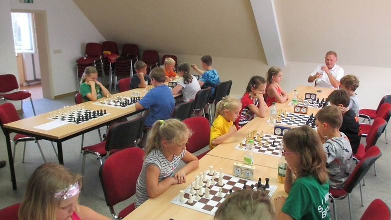 Im Nochtner Dorfgemeinschaftshaus ermittelte der Nachwuchs der schachspielenden Vereine im Kreisverband Schach Oberlausitz am Wochenende seine Sieger bei den Kreis-Kinder- und Jugendspielen.