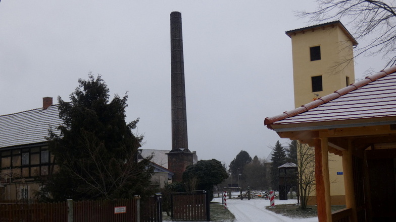 Der Schornstein der alten Brennerei in Brösa soll saniert werden.