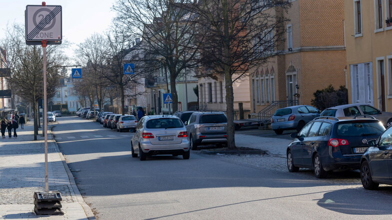 Von 20 auf 50 km/h und von 50 auf 30 km/h: Rund um die Heidenauer Oberschule gibt es Tempoänderungen.