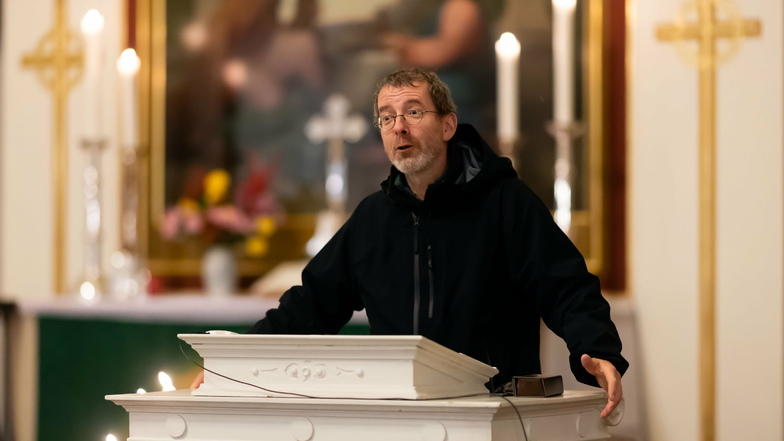 Allein in der Christuskirche in Bischofswerda wird es Heiligabend acht Gottesdienste geben, kündigt Pfarrer Martin Rasch an.