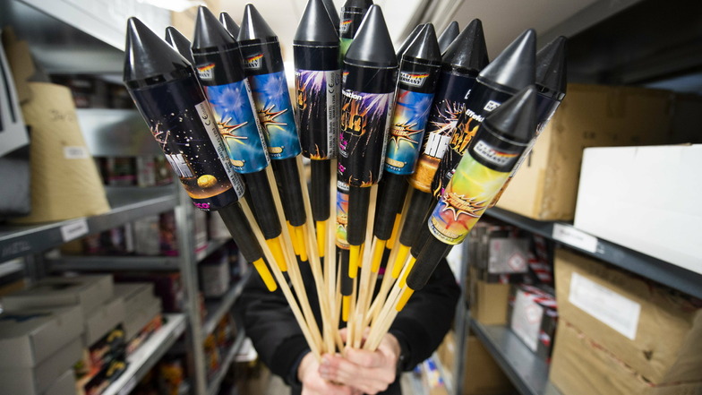 Nach einem Beschluss von Bund und Ländern ist der Verkauf von Feuerwerk verboten. Nun auch in der Stadt Löbau das Abfeuern oder Abbrennen.