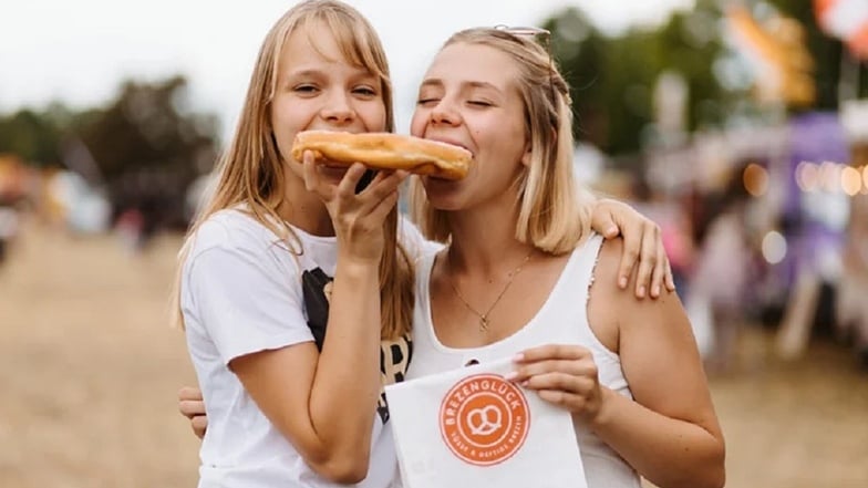 Beim Streetfood-Festival in Bautzen gibt´s viel zum Kosten.