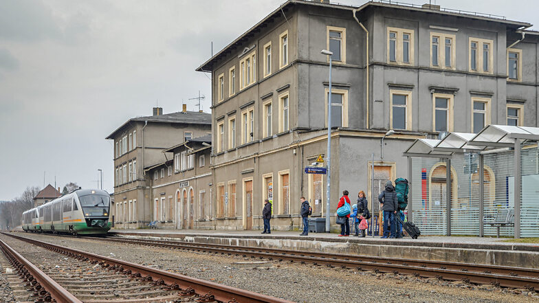 Der Bahnhof Wilthen soll versteigert werden.