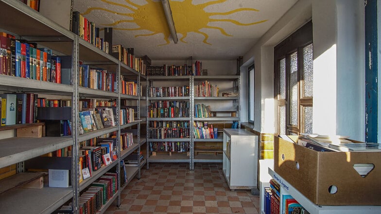 Nach dem Brand: Bücherhäusel öffnet wieder