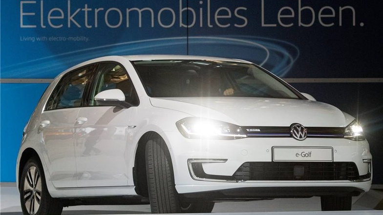 Der neue e-Golf ist am Donnerstag in der Gläsernen VW Manufaktur in Dresden vorgestellt worden.