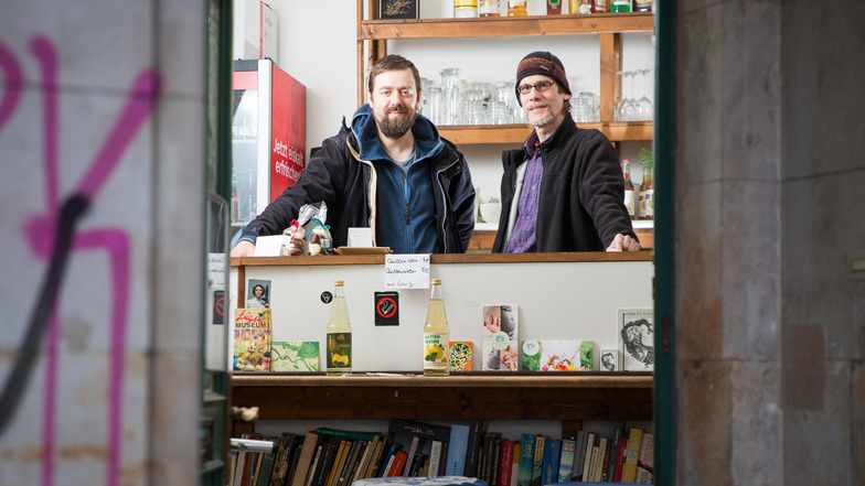 Viele Angebote für eine lebendige Nachbarschaft: Onno Janßen (links) und Friedrich Fritzsche vom Cafe Brix.