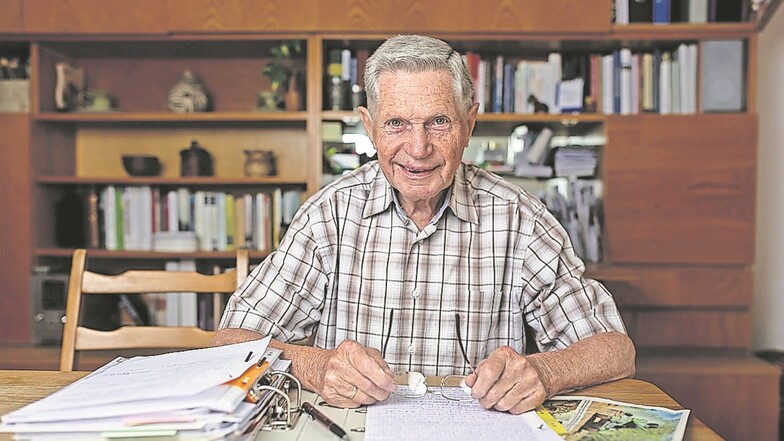 Der frühere Landwirt Manfred Bürger (87) schreibt sein Leben auf. Der Tag, an dem ihm ein sowjetischer T 34 begegnete, ist ein besonderes Kapitel. 