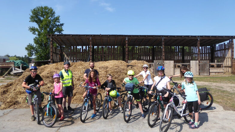 In Altglietzen haben die jungen Rad-Fernfahrer Station auf einem Reiterhof gemacht.