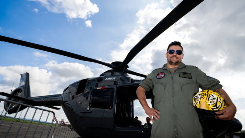 Leutnant Neufeld und seine Kollegen von einem Transporthubschrauberregiment zogen viele Blicke auf sich.