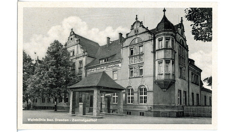 Der Zentralgasthof mit Tankstelle auf einer Postkarte aus dem Jahr 1960.