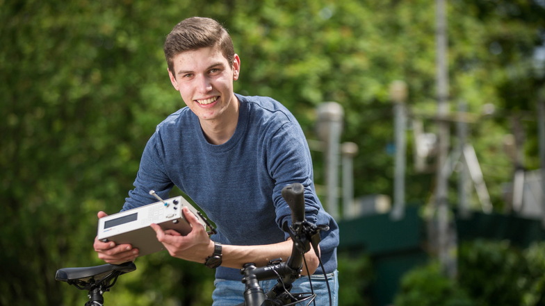 Einer der besten Nachwuchswissenschaftler Deutschlands: Tim Schwarzbach gewann den sächsischen Landespreis bei „Jugend forscht“ für ein günstiges Verfahren, um Feinstaub bequem vom Fahrrad aus zu messen.