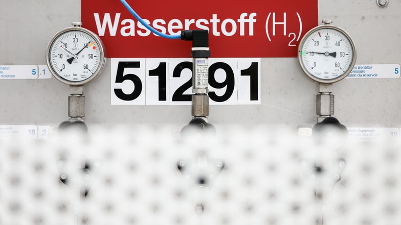 Wasserstoff gilt als ein Schlüssel der Energiewende. Er könnte künftig Lastwagen als Treibstoff dienen und der Industrie Energie liefern.