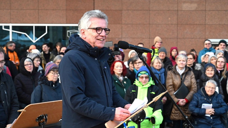 „Singen allein genügt nicht“: Ex-Bundesminister Thomas de Maizière beim Bürgersingen.