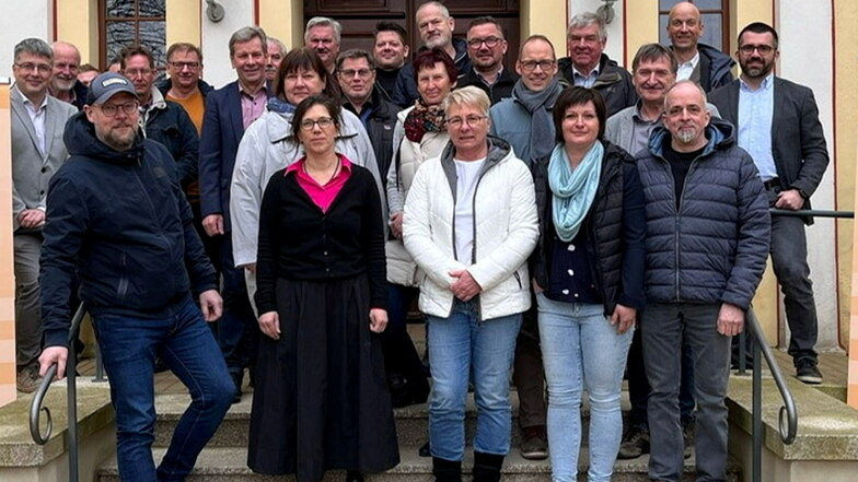 Im Ebersbacher Schloss bei Görlitz nominierten die Freien Wähler ihre Kandidaten für die Kreistagswahl.