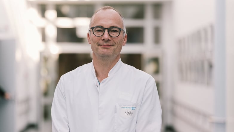 Hat gute Nachrichten für Patienten mit bestimmten seltenen neurologischen Erkrankungen: der Chefarzt der Neurologie am Städtischen Klinikum Görlitz, Dr. Kersten Guthke.