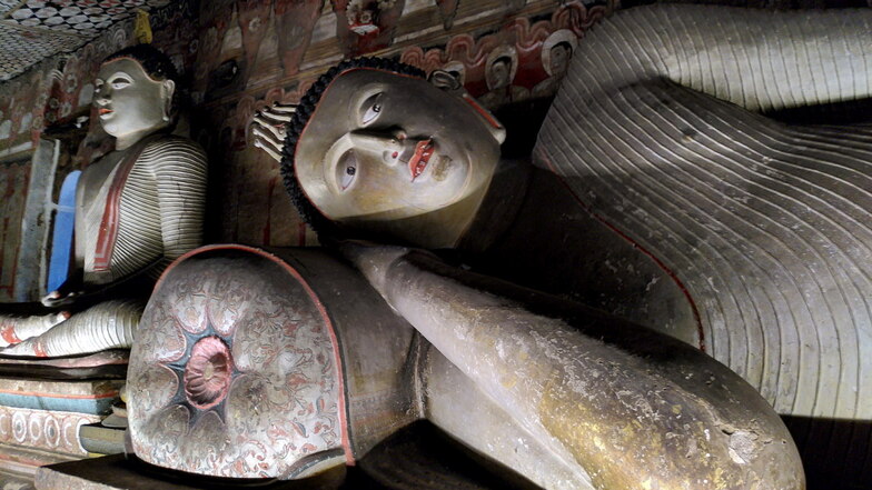 Die kunstfertig gestalteten Buddha-Figuren in den Höhlentempeln von Dambulla verströmen Ruhe und Gelassenheit.