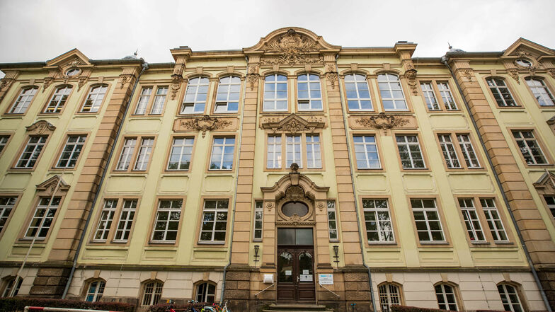 Schulgebäude an der Nicolaistraße: Domizil für Hort und neue Grundschule.