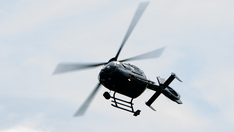 Ein Hubschrauber der Bundespolizei im Einsatz: Über und rund um Görlitz ist er jetzt oft zu hören.