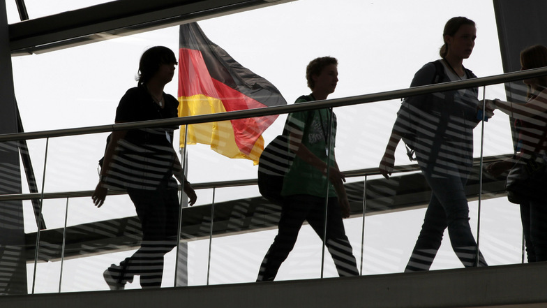 Farben der Demokratie am Reichstag.