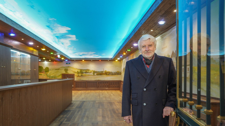 Wo einst im Wehrsdorfer Erbgericht die Bowlingbahn war, will Viktor Philippi bald seine "Kristalltherapie" anbieten.