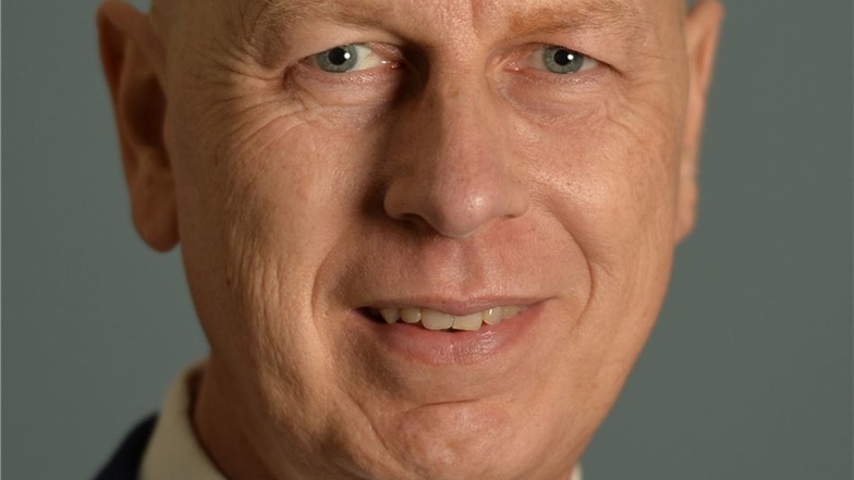 Rolf Schlagloth ist Vorstandsvorsitzender der Sparkasse Meißen, die ihren Hauptsitz an der Riesaer Hauptstraße hat.