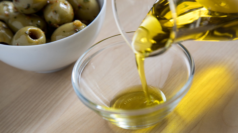 Gutes Olivenöl veredelt viele Gerichte.