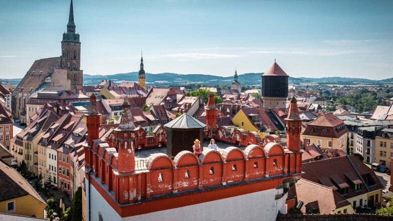 In Bautzen können Familien an einer spannenden Altstadtführung teilnehmen und dabei den Matthiasturm erklimmen. Kinder können zudem an einem unterhaltsamen Kinderquiz teilnehmen und tolle Preise gewinnen.