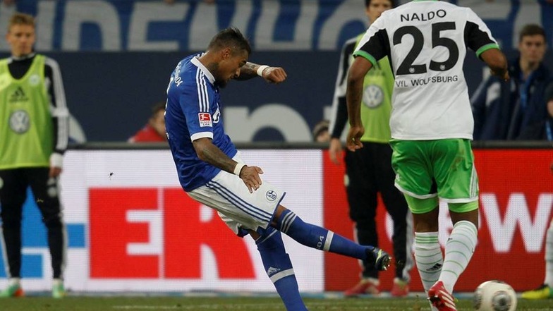 Auf Schalke sicherte Kevin-Prince Boateng (links) mit seinem Tor gegen Wolfsburg den Sieg der Knappen.