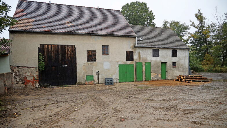 Diese alte Scheune in Tiefenau soll zum Feuerwehr-Gerätehaus umgebaut werden. Doch noch kann es nicht losgehen.