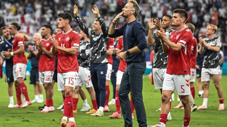Die Dänen genießen die Fan-Unterstützung in Frankfurt gegen England.