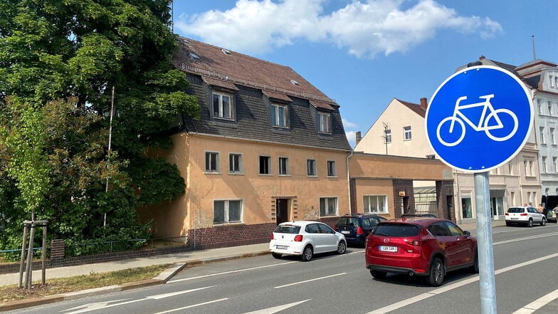 Auf dem  Grundstück an der Äußeren Weberstraße 28/30 in Zittau will Edeka bauen, darf aber nicht.