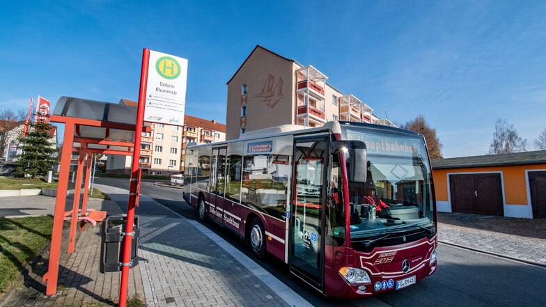 Der Stadtbus hält in Döbeln Ost I derzeit noch an zwei Haltestellen. Die Bewohner wollen, dass das auch in Zukunft so bleibt.