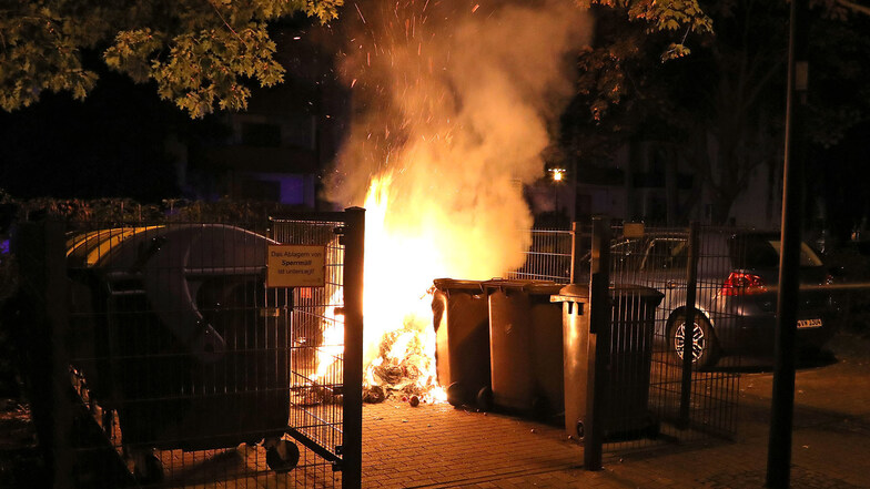 Die Polizei ermittelt zu mehreren Brandstiftungen in Gorbitz.