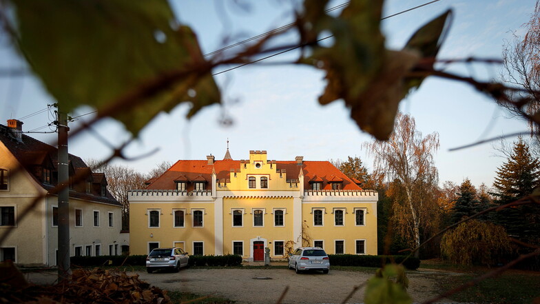 Das Herrenhaus Klingewalde steht für 500.000 Euro zum Verkauf.