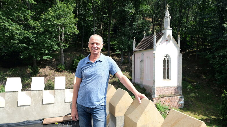 Steffen Voigt ist seit 2018 Hausherr auf dem Huttenburg-Gelände. Er legt selbst Hand an, um den Gebäuden wieder neues Leben einzuhauchen –  Schritt für Schritt.