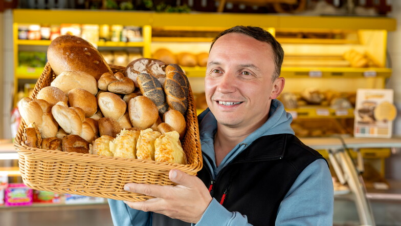 In Gaußig gibt's weiterhin frische Brötchen, Brot und Kuchen. Martin Richter hat die Filiale bei der Fleischerei Clauß übernommen, die zuvor von Bäckermeister Erbe geführt wurde. Er ist zum 1. April in den Ruhestand gegangen.
