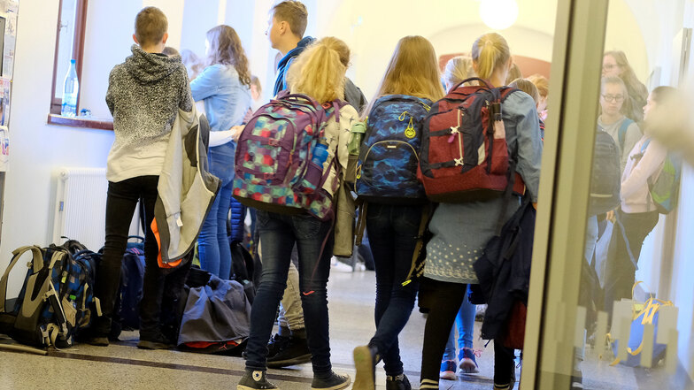 Volle Flure, volle Klassenzimmer – so wie am Franziskaneum laufen fast alle Meißner Schulen an ihren Kapazitätsgrenzen.