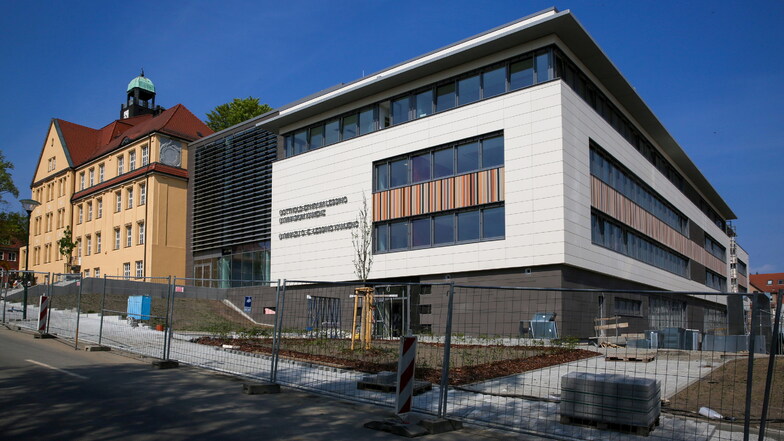 Der neue Lessingschul-Campus in Kamenz soll am 21. August feierlich eröffnet werden. Die Verbindung aus Historischem und Neuem begeistert viele. Doch es gibt auch einige Kritikpunkte.