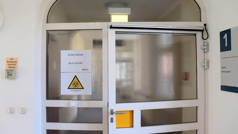 Zugang zur neuen Isolierstation am Görlitzer Malteser Krankenhaus St.Carolus.
