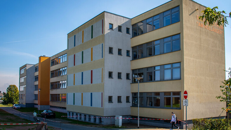 Der Plattenbau wurde saniert und umgebaut. Ende 2009 wurde die Oberschule Döbeln Nord eingeweiht.