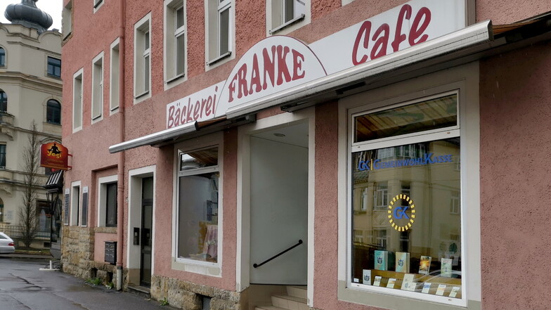Corona und Café vertragen sich nicht. Seit Monaten war die Sitzecke der Bäckerei Franke an der Österreicher Straße gesperrt. Nun hat sie eine neue Verwendung.