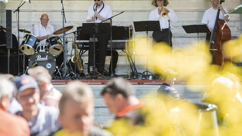 Die Jazz-Tales haben im Bürgergarten gespielt. Für die Big Band gab es nicht genügend Musiker.