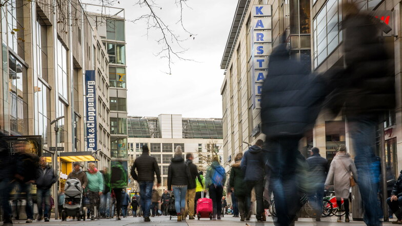 Die Shopping-Sonntage im Dezember sollen stattfinden, fordert die FDP-Stadtratsfraktion.
