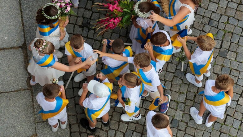 Auf dem Marktplatz gab es Getränke für die Umzugsteilnehmer.