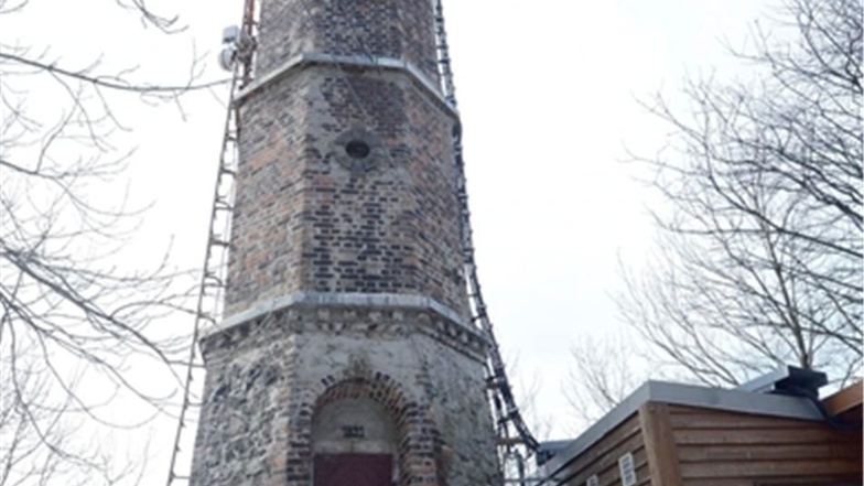 Der Schlanke vom Geisingberg Der Louisenturm steht seit 1891 auf dem Geisingberg. Bis zur Plattform sind es 18 Meter.