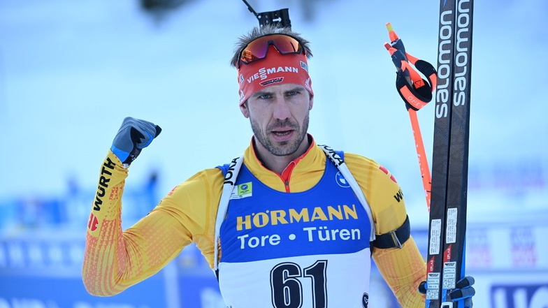 Biathlon-Weltmeisterschaft Mitte Februar, Einzel 20 km: Arnd Peiffer freut sich im Ziel. Er wird Zweiter.