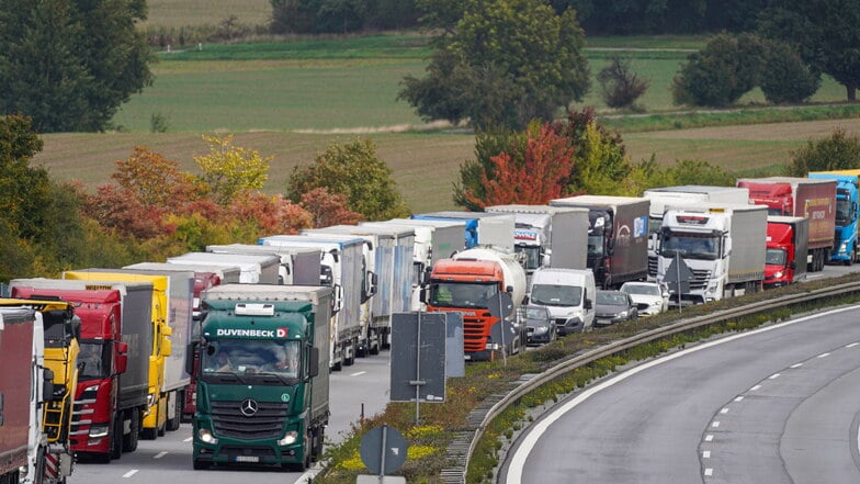 Solche Bilder gab es am Montag auf der A4.