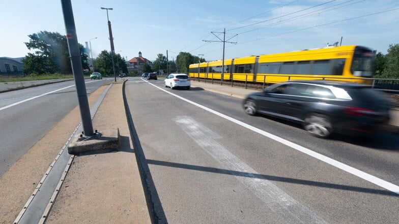 Diese Brücke über Bahngleise an der Königsbrücker Straße muss noch bis mindestens 2027 durchhalten.