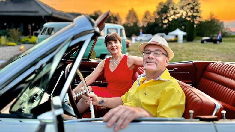 Alte amerikanische Autos sind typisch für Kuba. Kathrin und Stefan Werner aus Leipzig kamen in Westewitz in ihrem Lincoln angerollt.